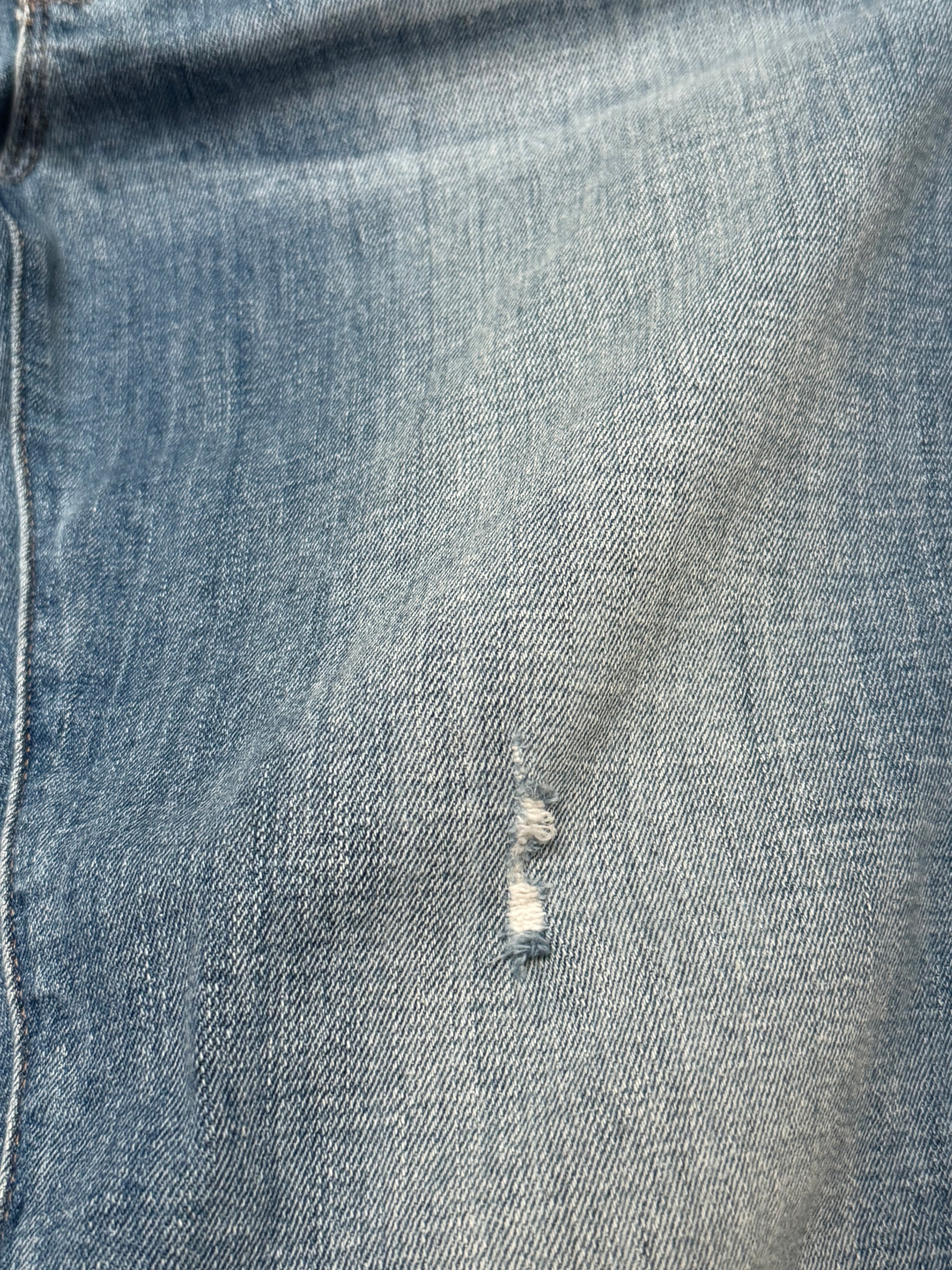 LOFT Relaxed Skinny Jeans Women’s Size 28/6 Petite Medium Wash Distressed